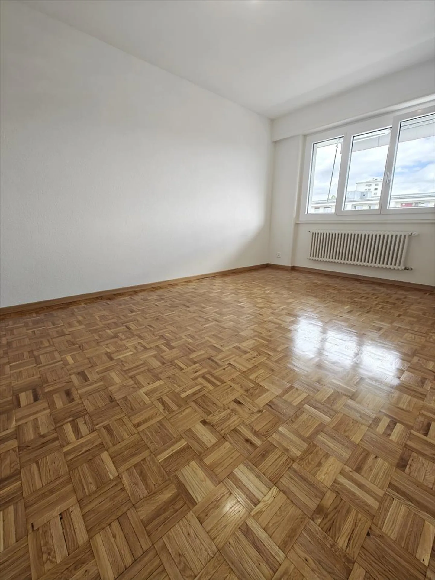 1.5 Room Apartment - Photo 3 of 8