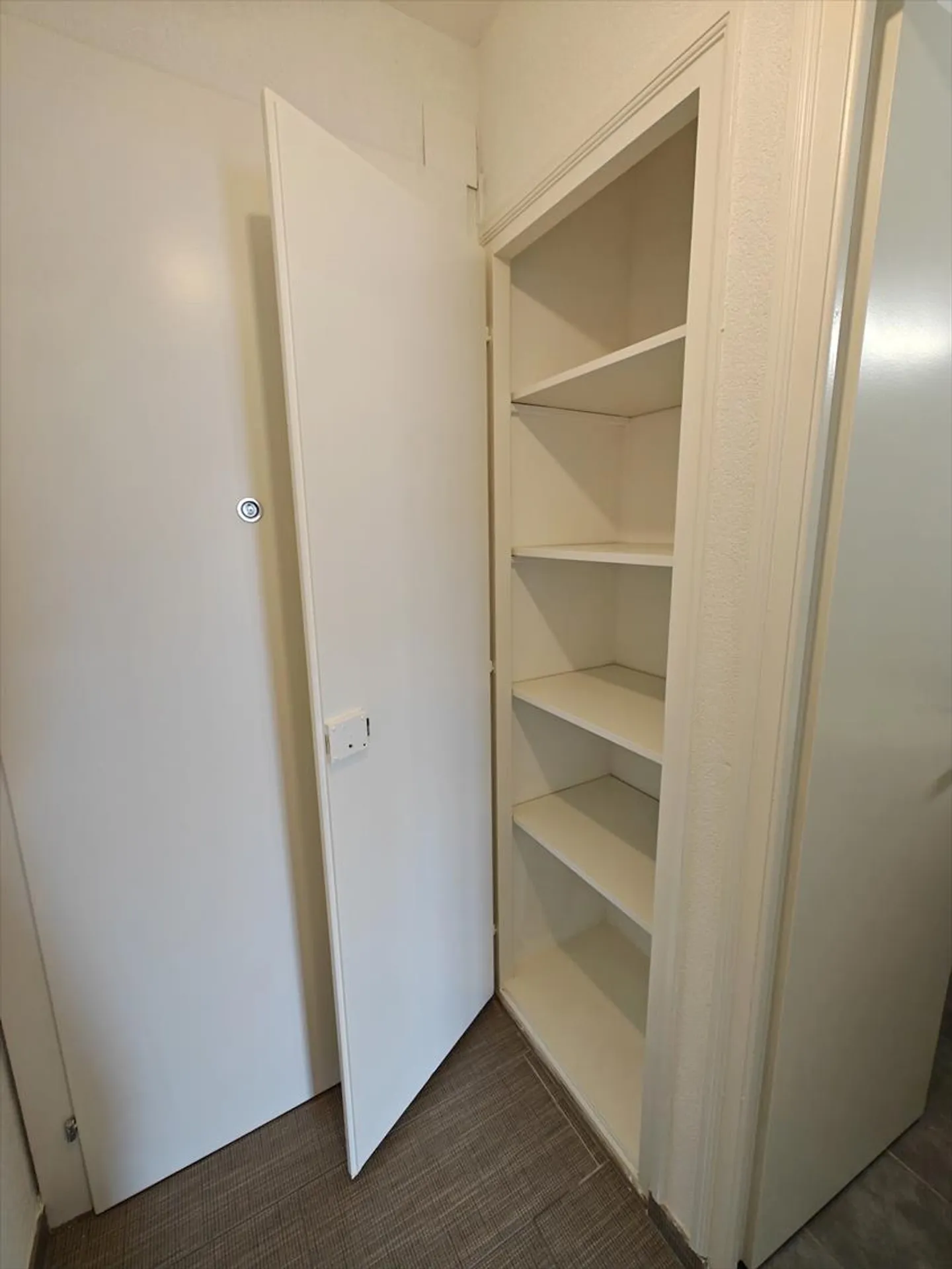 1.5 Room Apartment - Photo 6 of 8