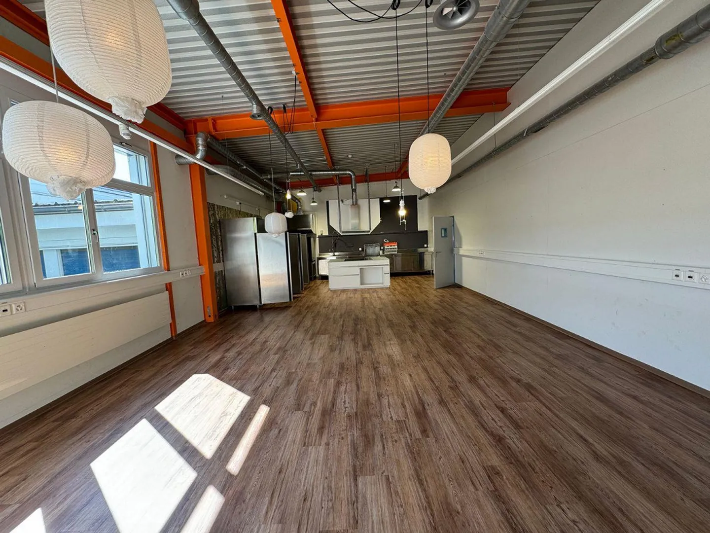 Spazio commerciale a condizioni interessanti a Berg in affitto - Foto 7 di 11