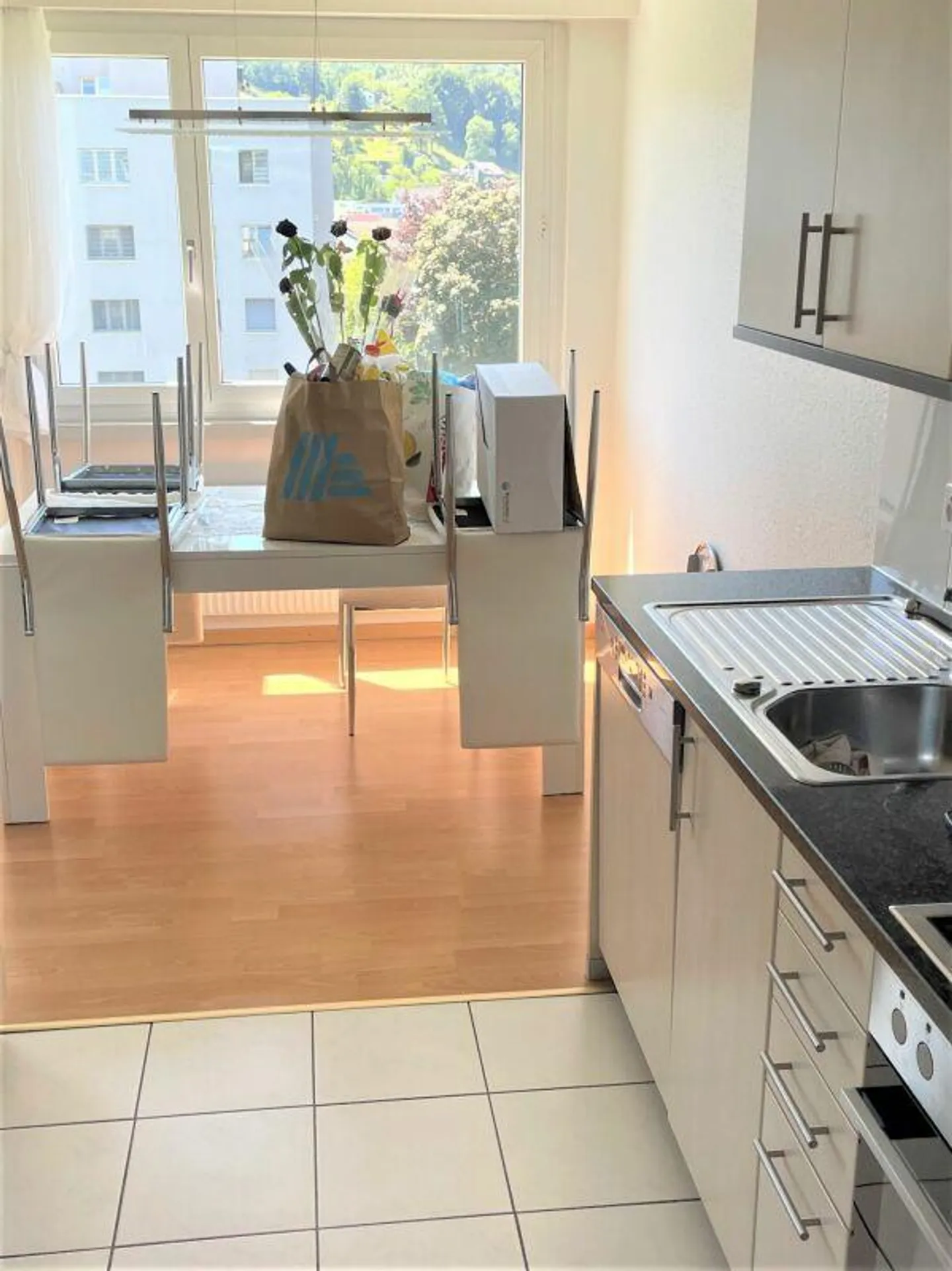 Wundervolle Wohnung an ruhiger Lage, viel Platz, offener Küche, tol... - Foto 3 von 11