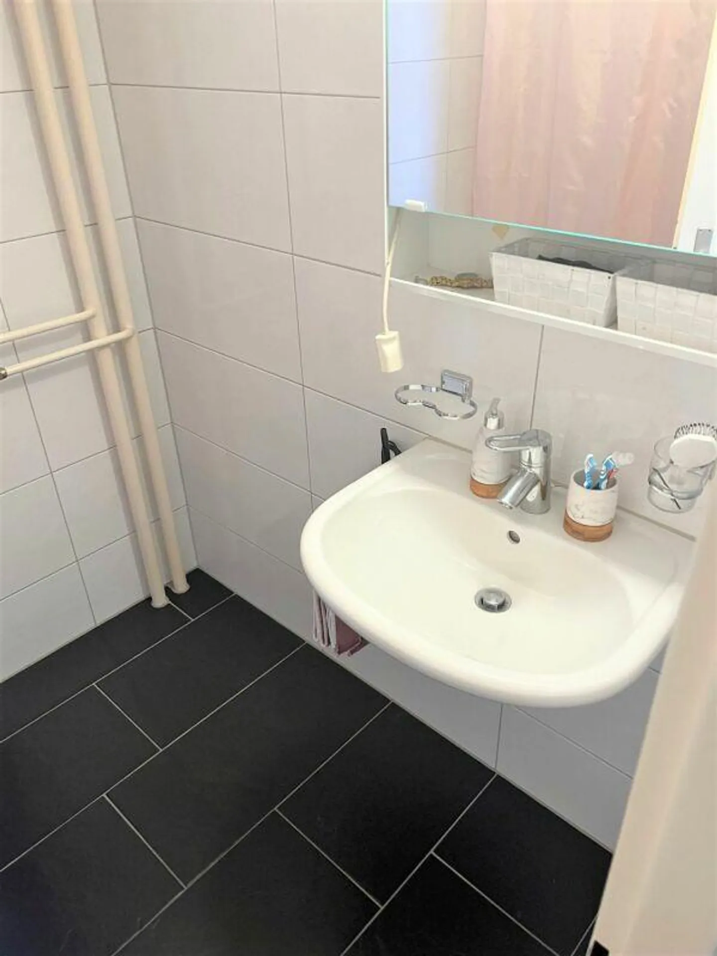 Wundervolle Wohnung an ruhiger Lage, viel Platz, offener Küche, tol... - Foto 8 von 11