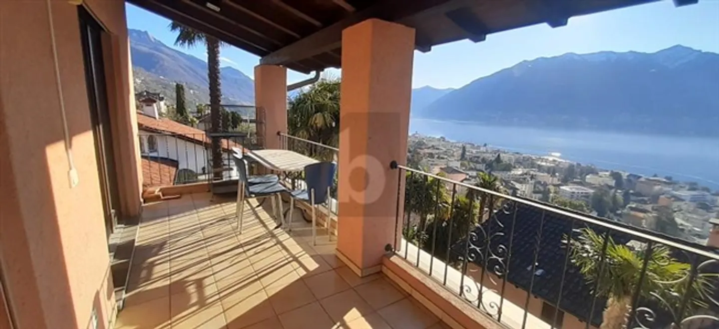 Charmantes Freistehendes Haus mit Garten - Foto 2 von 6