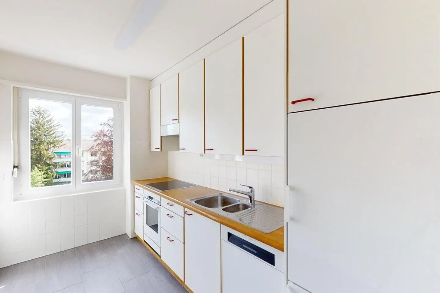 Helles Apartment mit Balkon - Foto 4 von 10