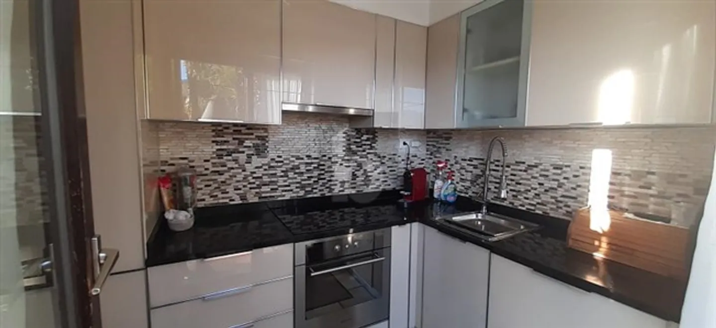 Charmantes Freistehendes Haus mit Garten - Foto 4 von 6