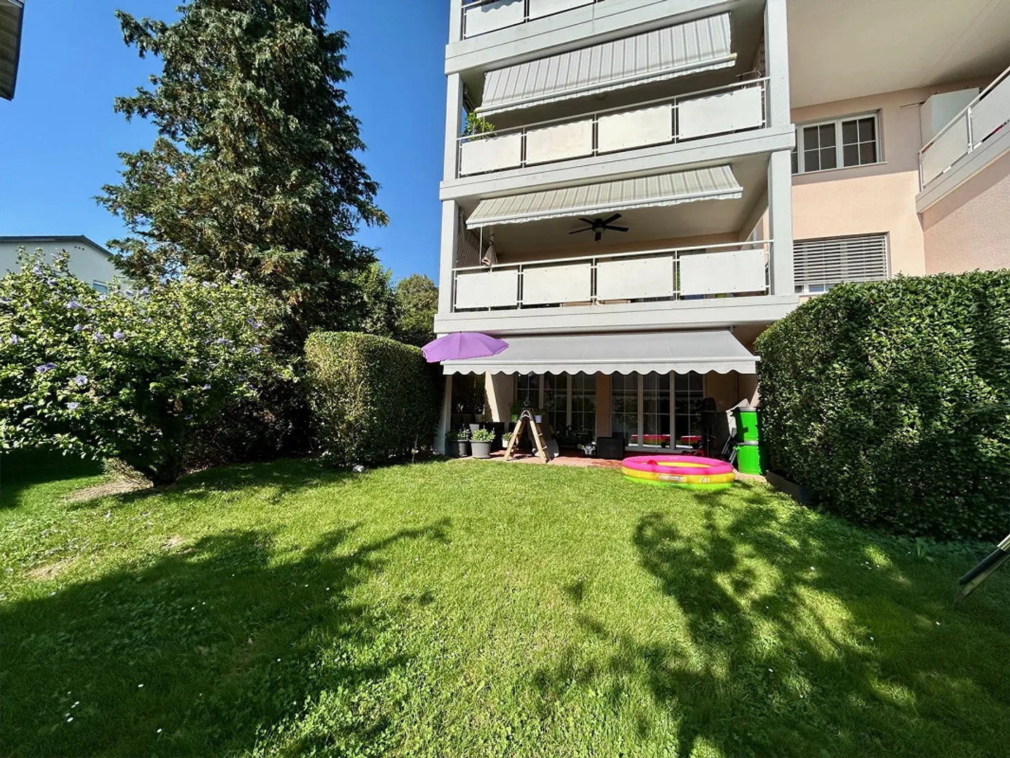 Appartement au rez-de-chaussée dans un emplacement calme - Photo 1 sur 13