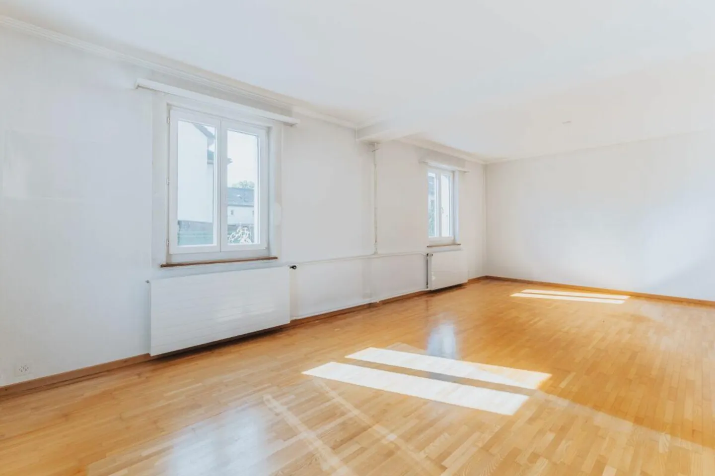 Maison individuelle de 7 pièces avec jardin et beaucoup de possibilités d'aménagement - Photo 5 sur 18