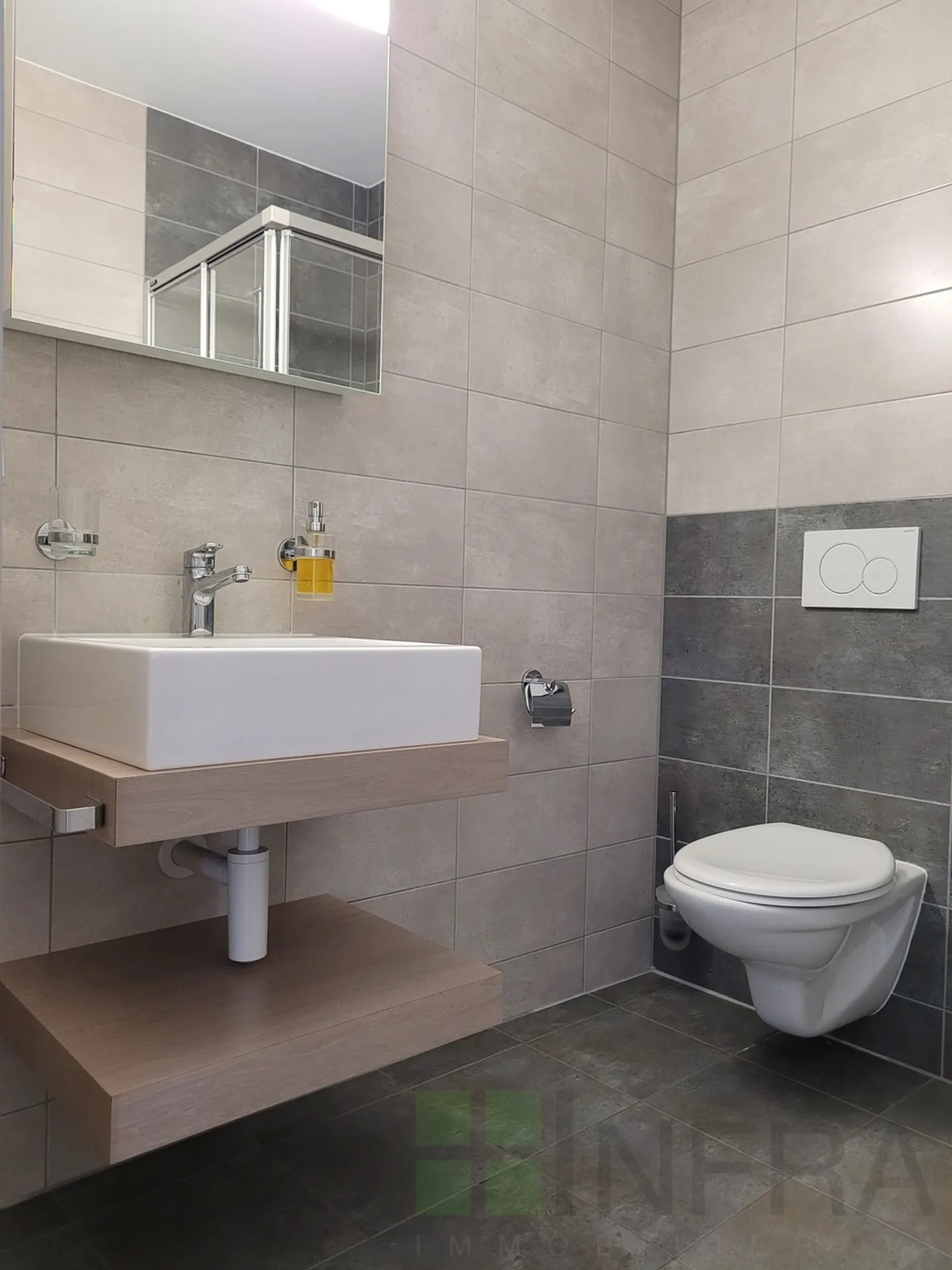 4,5-Zimmer-Wohnung von 107 m2 im 2. Stock mit Aufzug - Foto 3 von 8