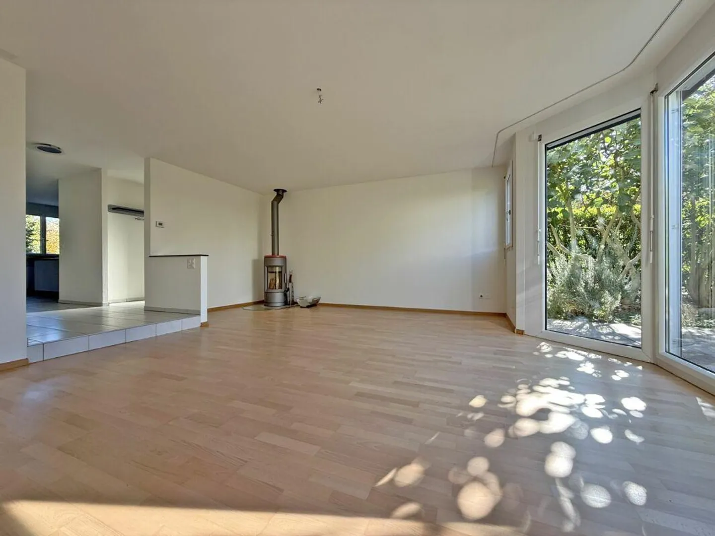 Maison de ville de 6,5 pièces dans un quartier résidentiel calme - Photo 3 sur 11