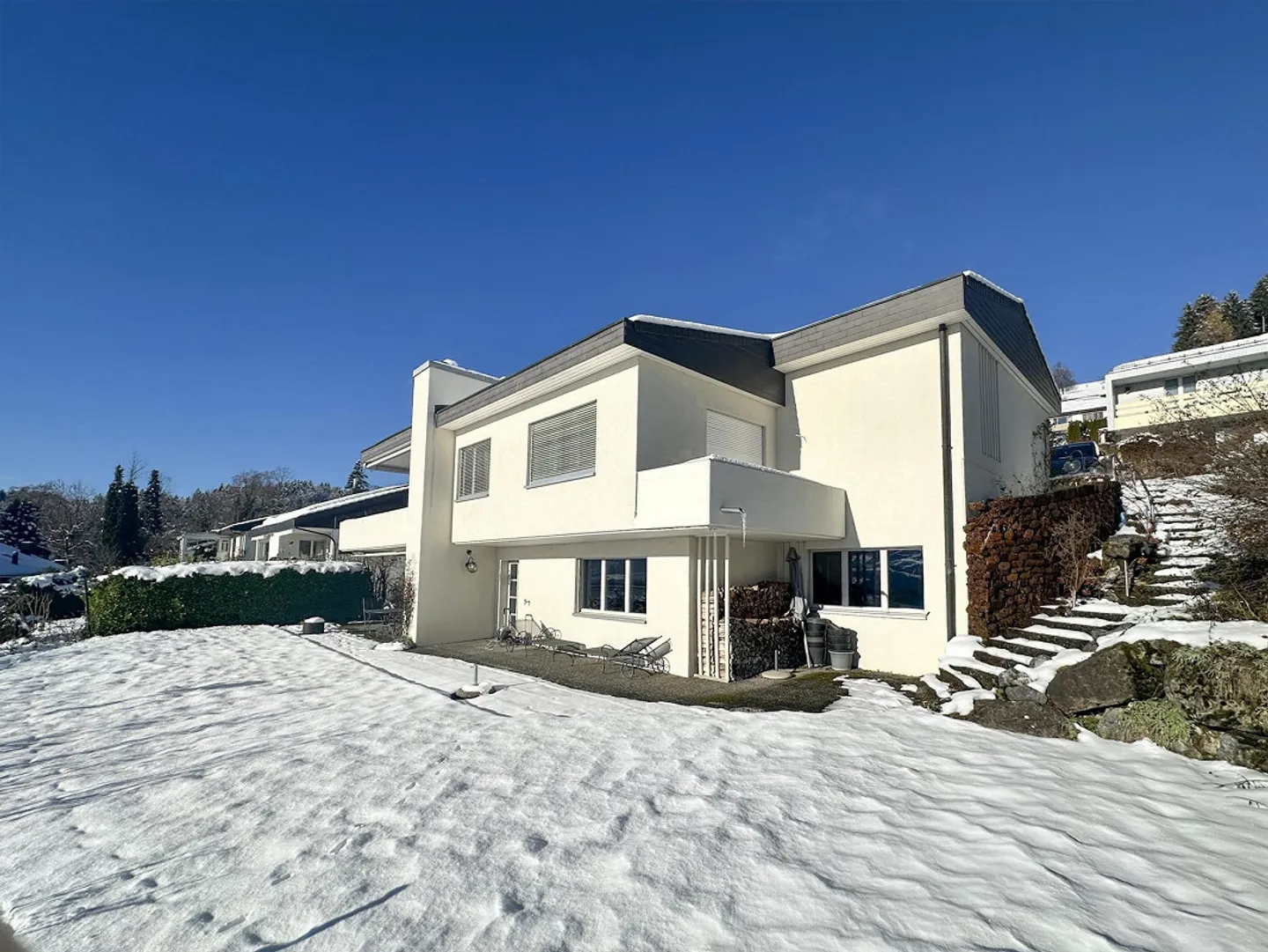 Casa unifamiliare soleggiata con vista panoramica - Foto 1 di 6