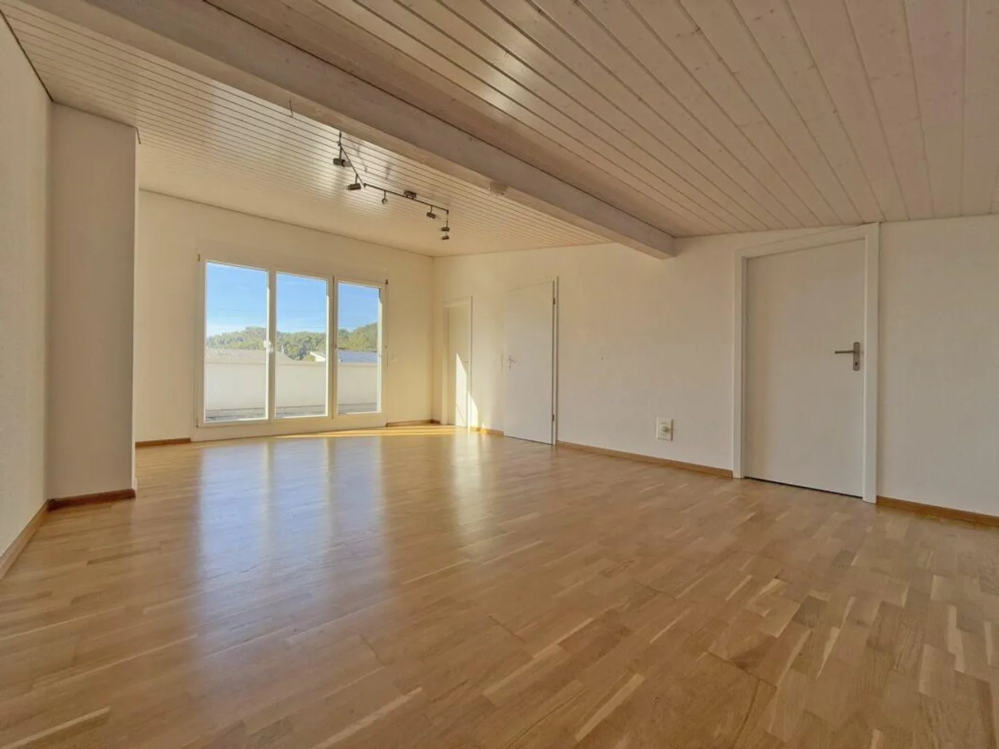 Maison de ville de 6,5 pièces dans un quartier résidentiel calme - Photo 9 sur 11