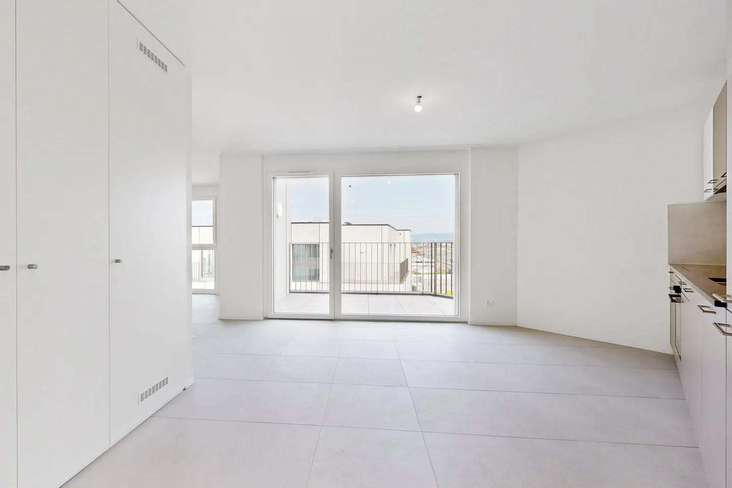 Apartment with 3.5 rooms on the 5th floor in Chêne Park in Renens - Photo 2 of 6