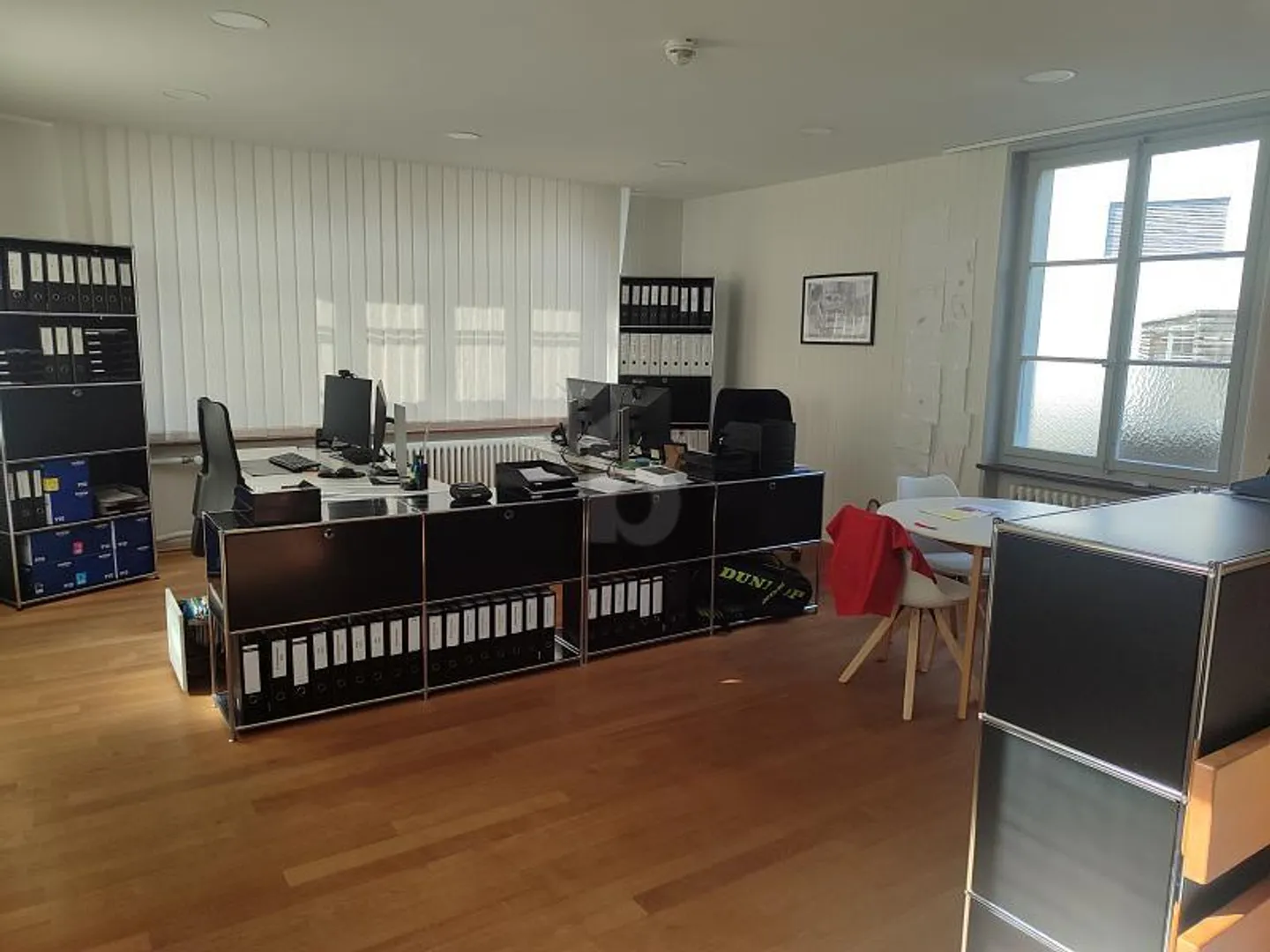 Geräumige Bürofläche in zentraler Lage - Foto 2 von 6