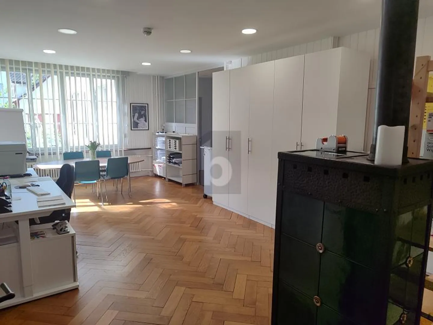 Geräumige Bürofläche in zentraler Lage - Foto 1 von 6