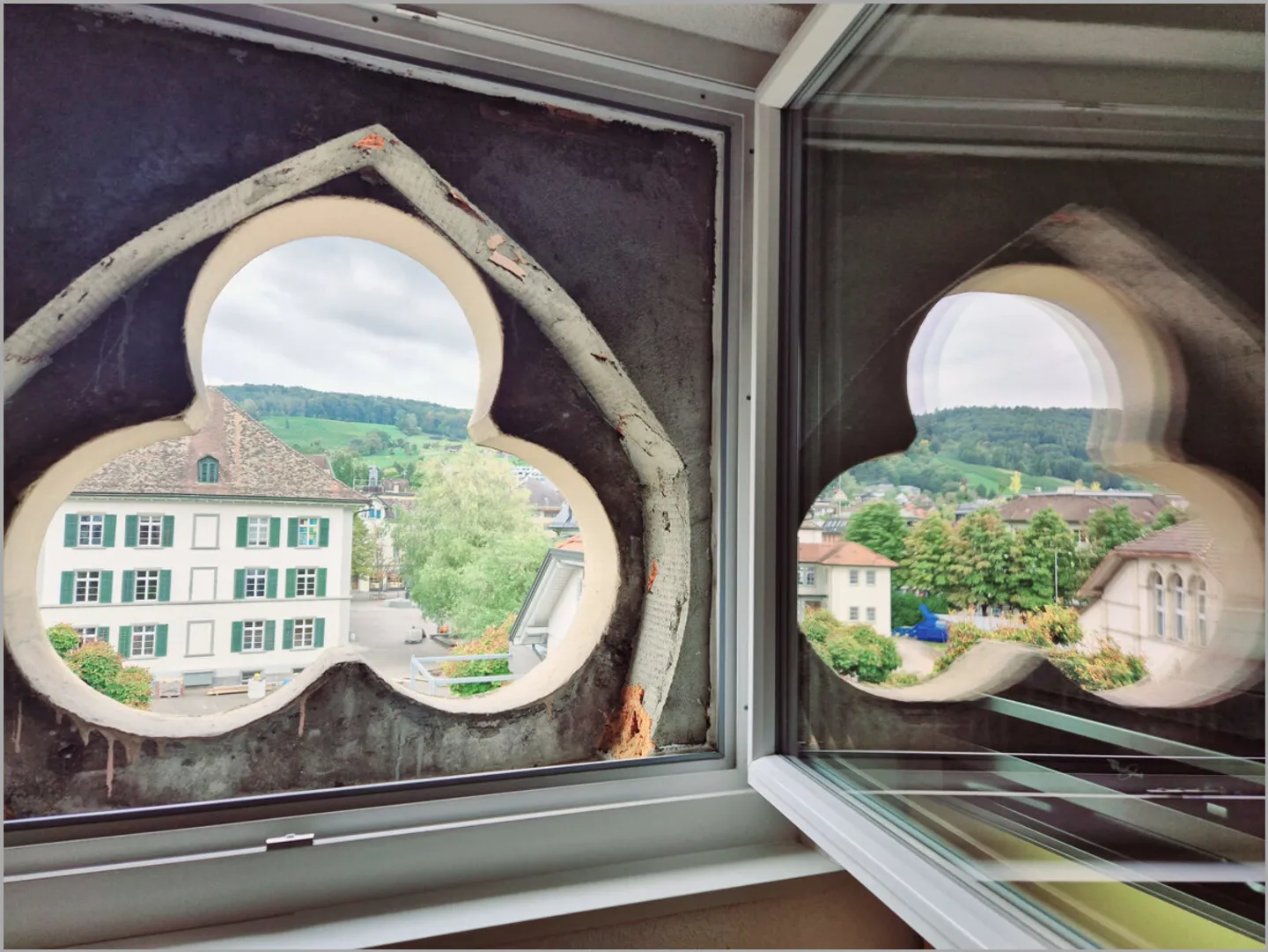 Charming 2.5-Room Penthouse - Photo 3 of 7