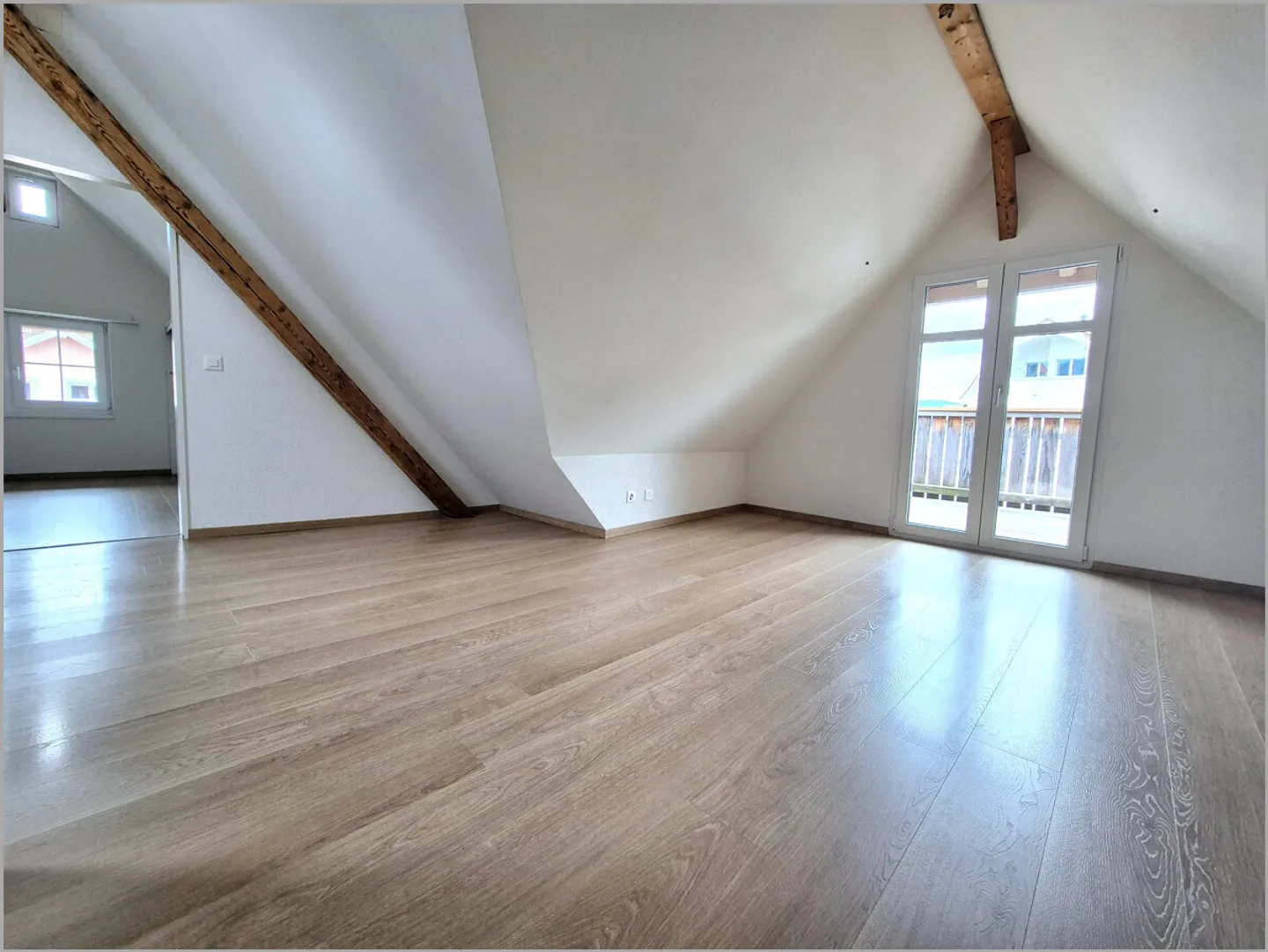 Charming 2.5-Room Penthouse - Photo 4 of 7