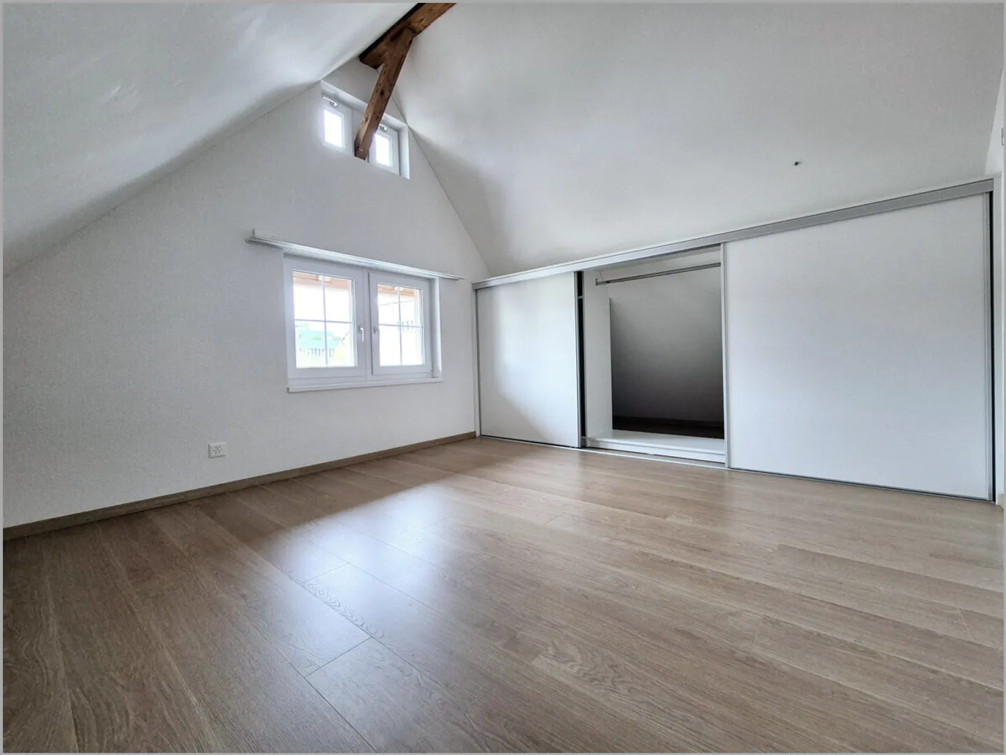 Charming 2.5-Room Penthouse - Photo 5 of 7