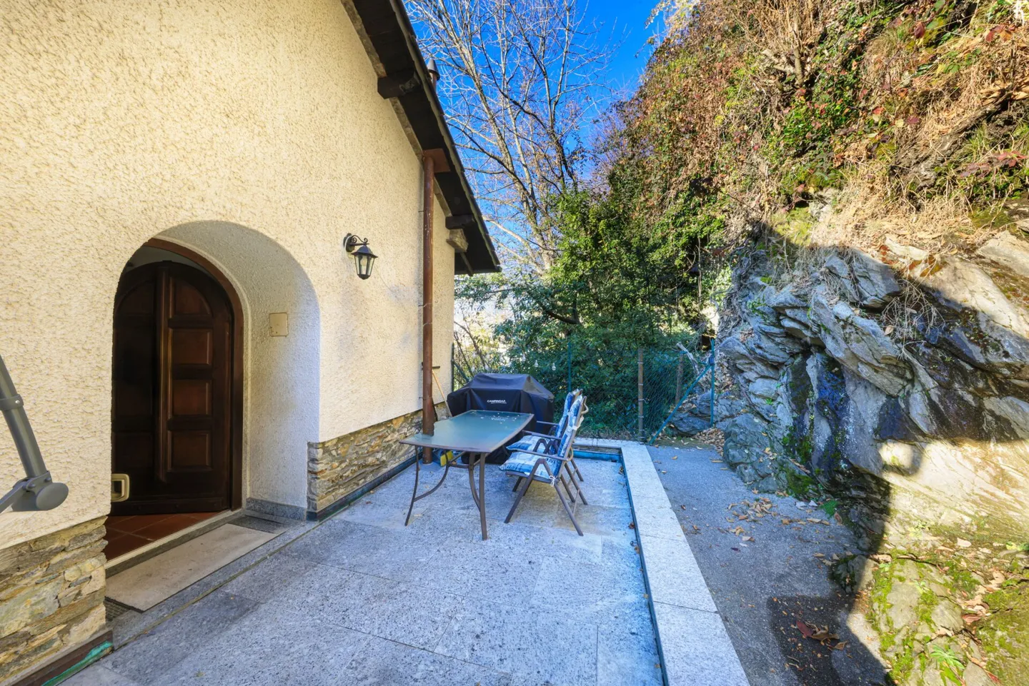 Maison bifamiliale tessino au cœur du Tessin - Photo 1 sur 8