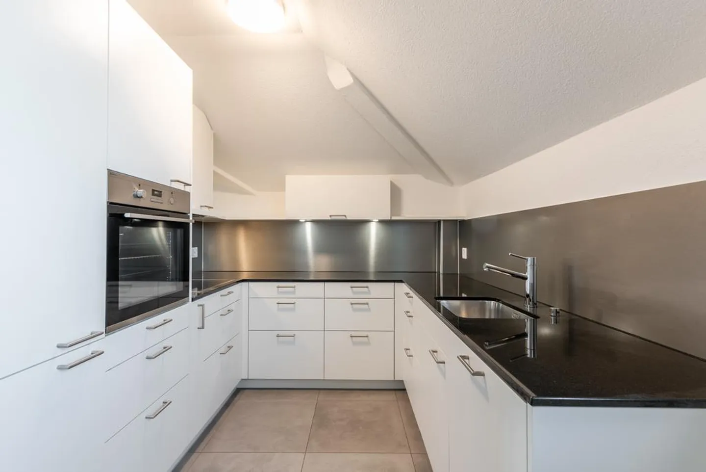 Zentrale Familienwohnung - Foto 2 von 8