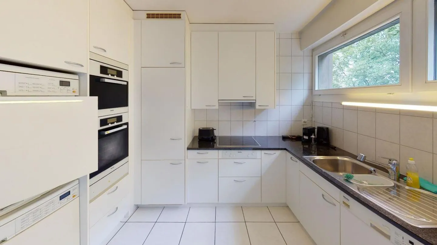 Unique Serviced Living @ Aeschenplatz - Photo 8 of 8