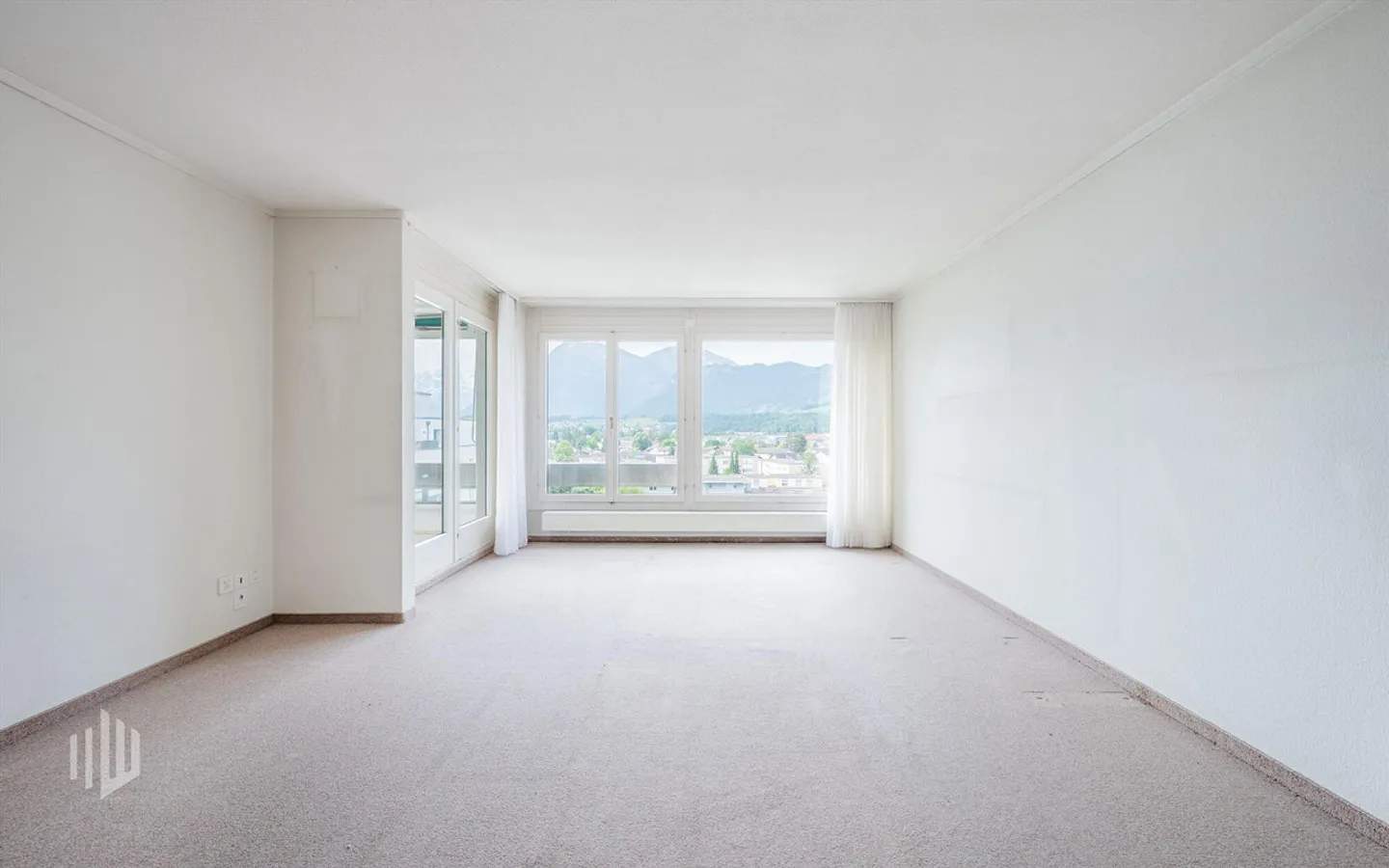 Charmante Wohnung mit atemberaubender Aussicht - Foto 2 von 8