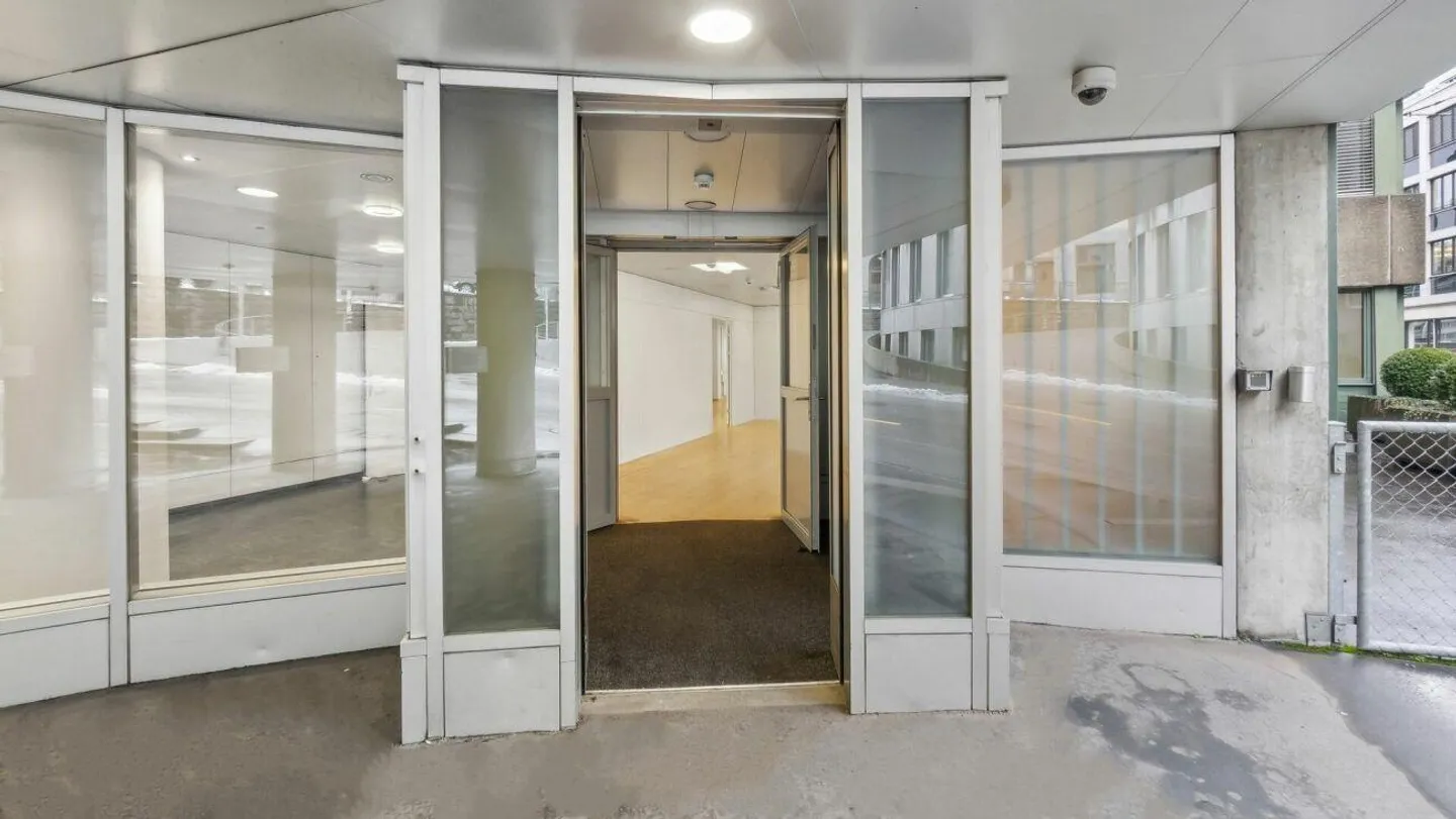 Espace de pratique polyvalent derrière Neumarkt - Photo 5 sur 12