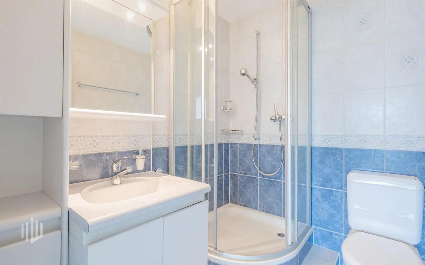 Charmante Wohnung mit atemberaubender Aussicht - Foto 6 von 8