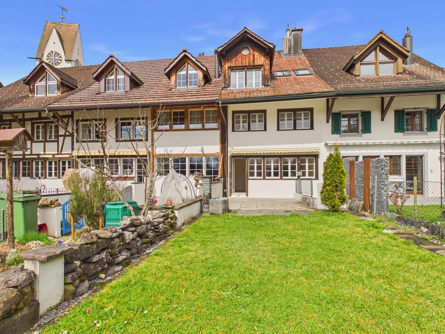 Charmantes Reihenhaus in Mönchaltorf - Foto 1 von 16