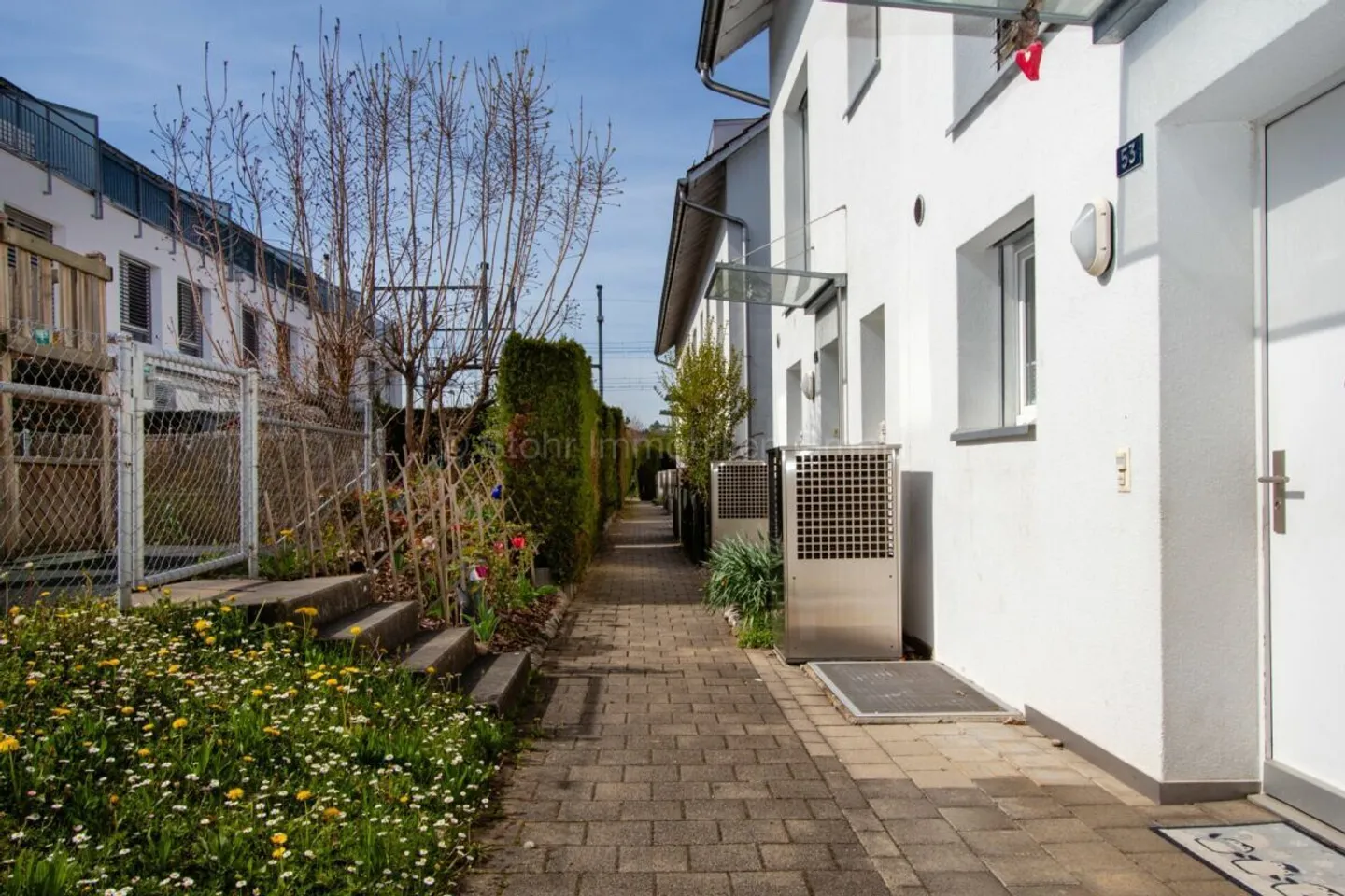 Maison de coin lumineuse de 5,5 pièces dans un emplacement adapté aux enfants - Photo 21 sur 25