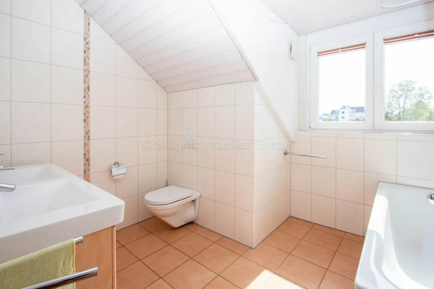 Maison de coin lumineuse de 5,5 pièces dans un emplacement adapté aux enfants - Photo 11 sur 25