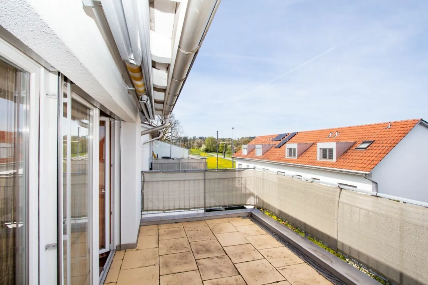 Maison de coin lumineuse de 5,5 pièces dans un emplacement adapté aux enfants - Photo 14 sur 25