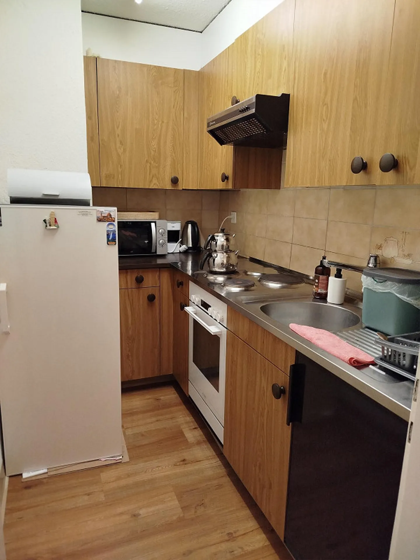 2 Room Apartment - Photo 3 of 7