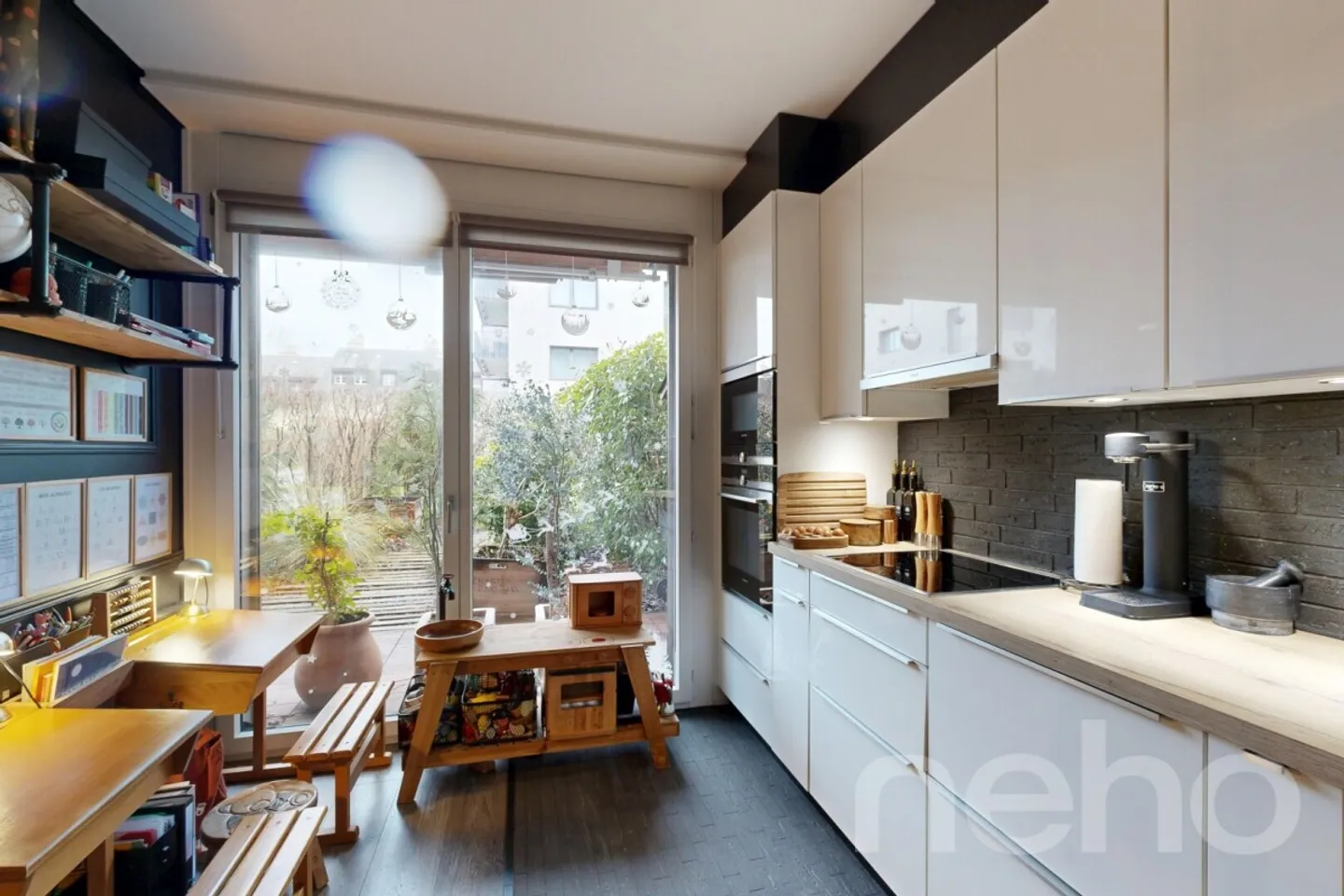 Charming Apartment with Garden - Photo 5 of 11
