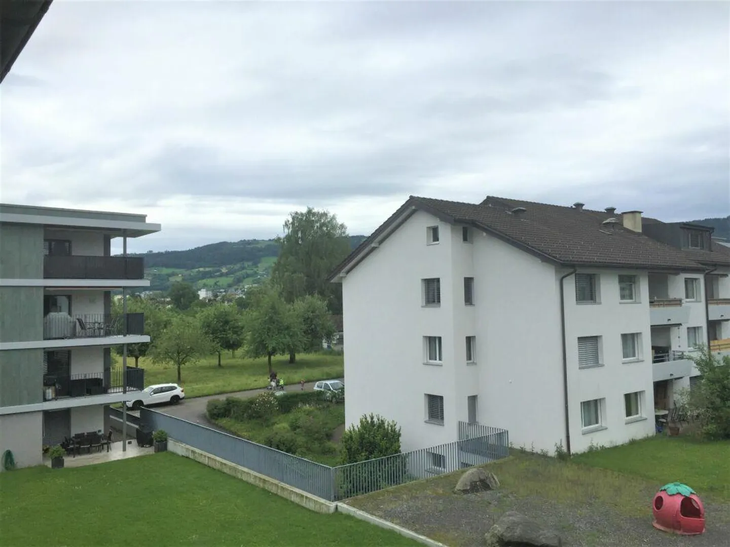 Charmante 3.5 Zimmer Wohnung - Foto 1 von 9