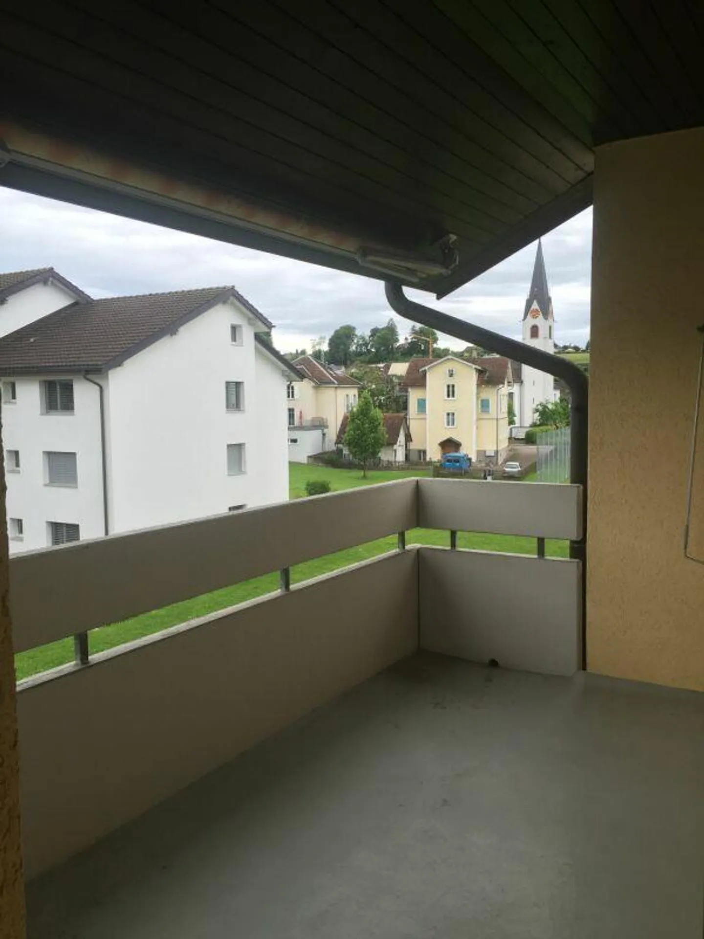 Charmante 3.5 Zimmer Wohnung - Foto 2 von 9