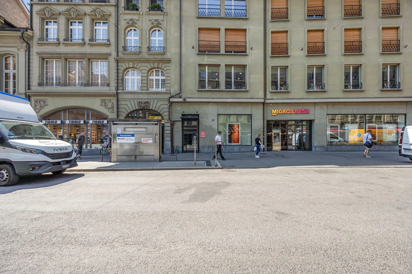 Attractive retail space in prime central location - Photo 2 of 6