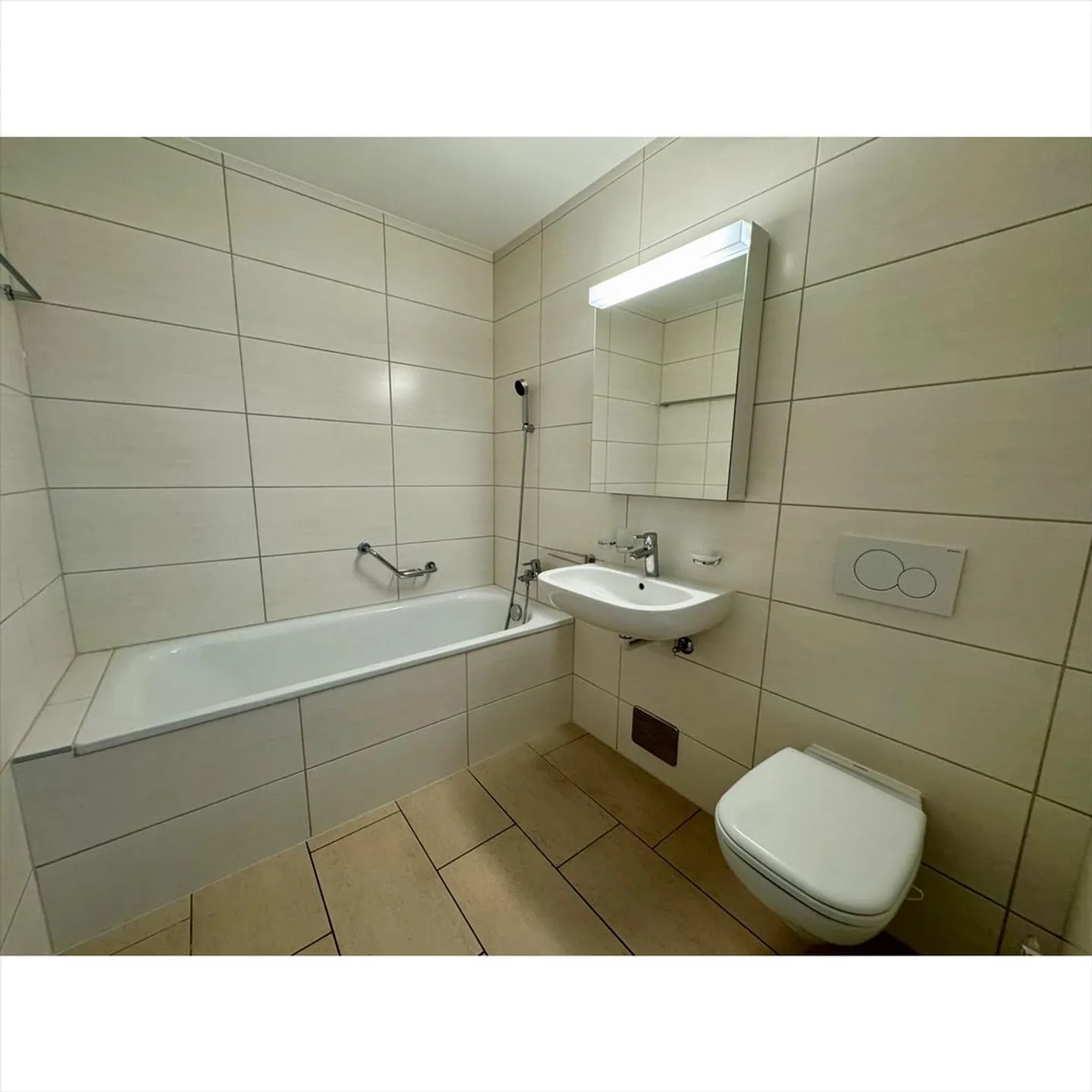 Wohnung mit 3.5 Zimmern und Balkon - Foto 7 von 9