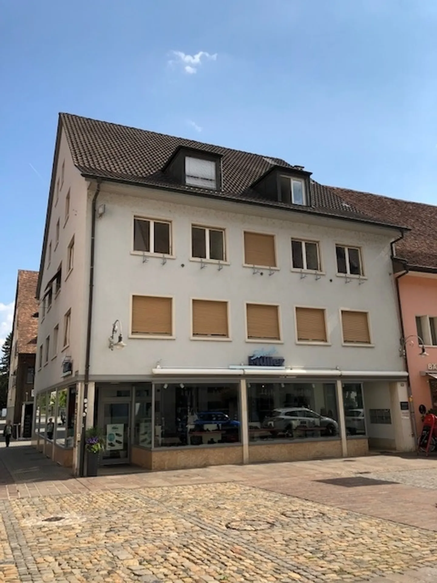 Completely renovated 3.5-room apartment in the heart of Laufen - Photo 6 of 6
