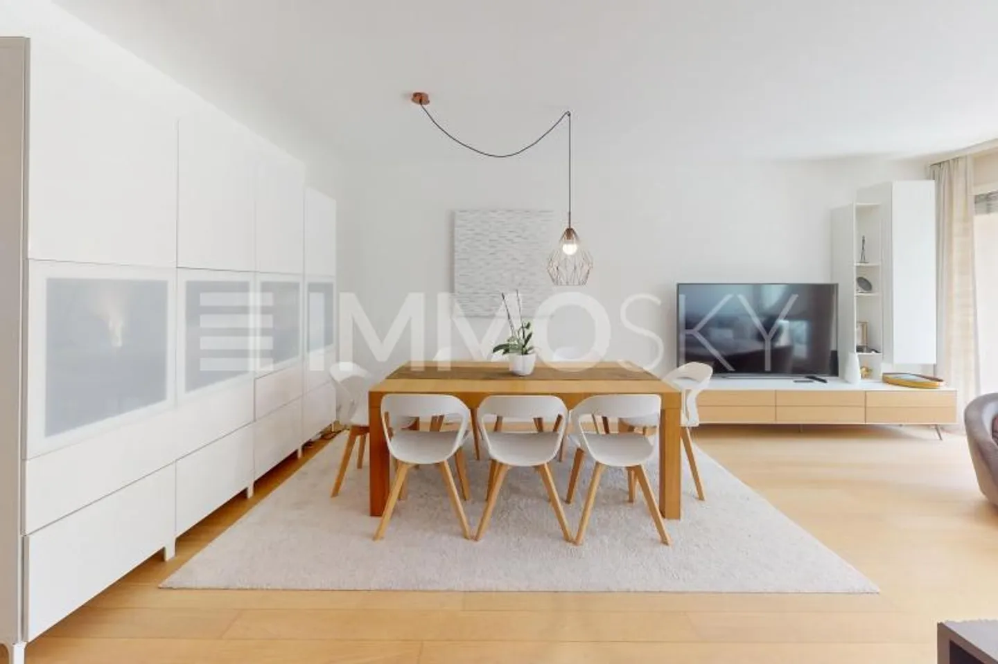 Magnificent triplex with 6.5 rooms ideally located in Nyon - Photo 3 of 5