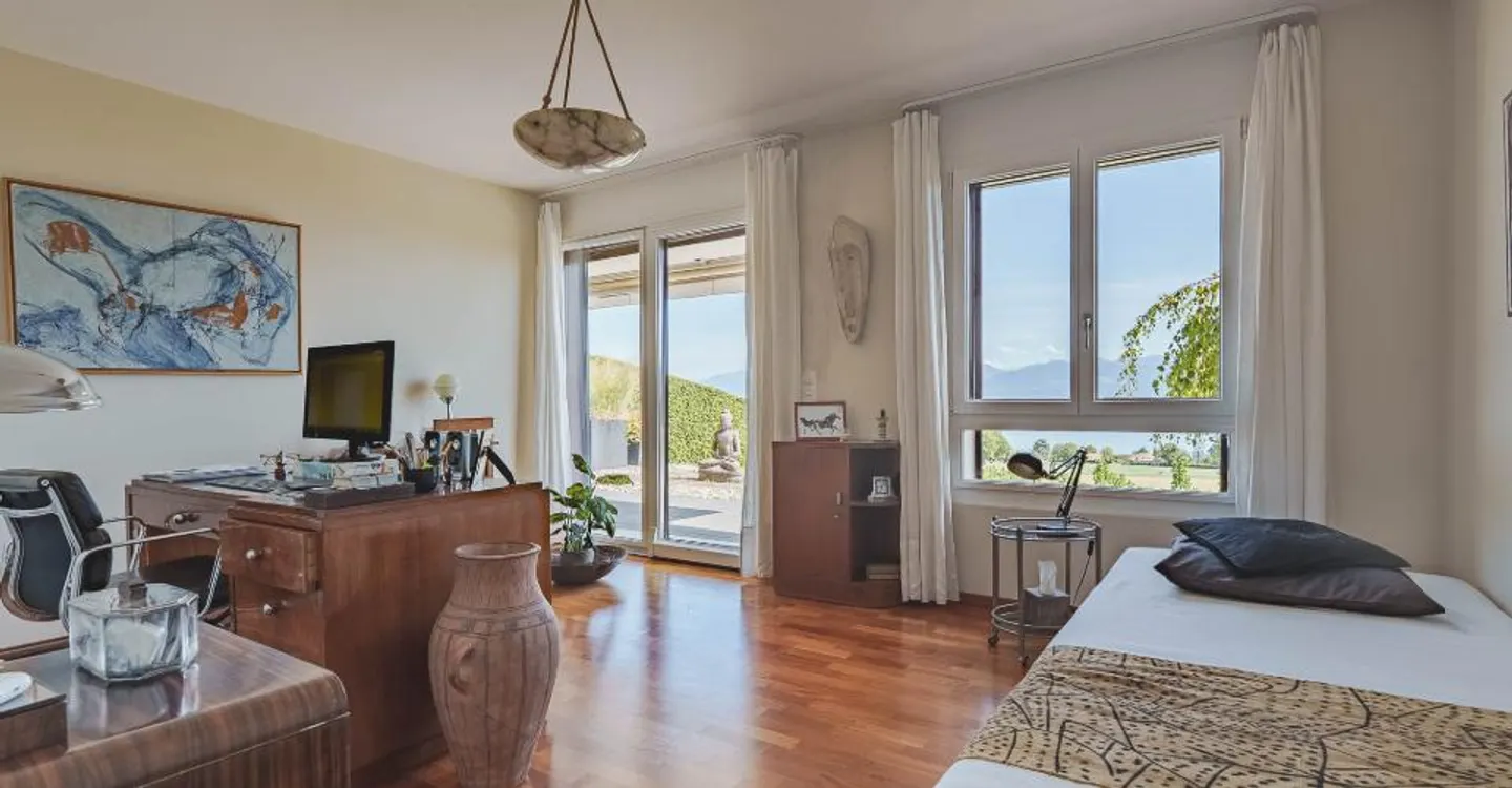 Bursinel - 3.5-room apartment with panoramic view of the lake and the Alps - Photo 8 of 10