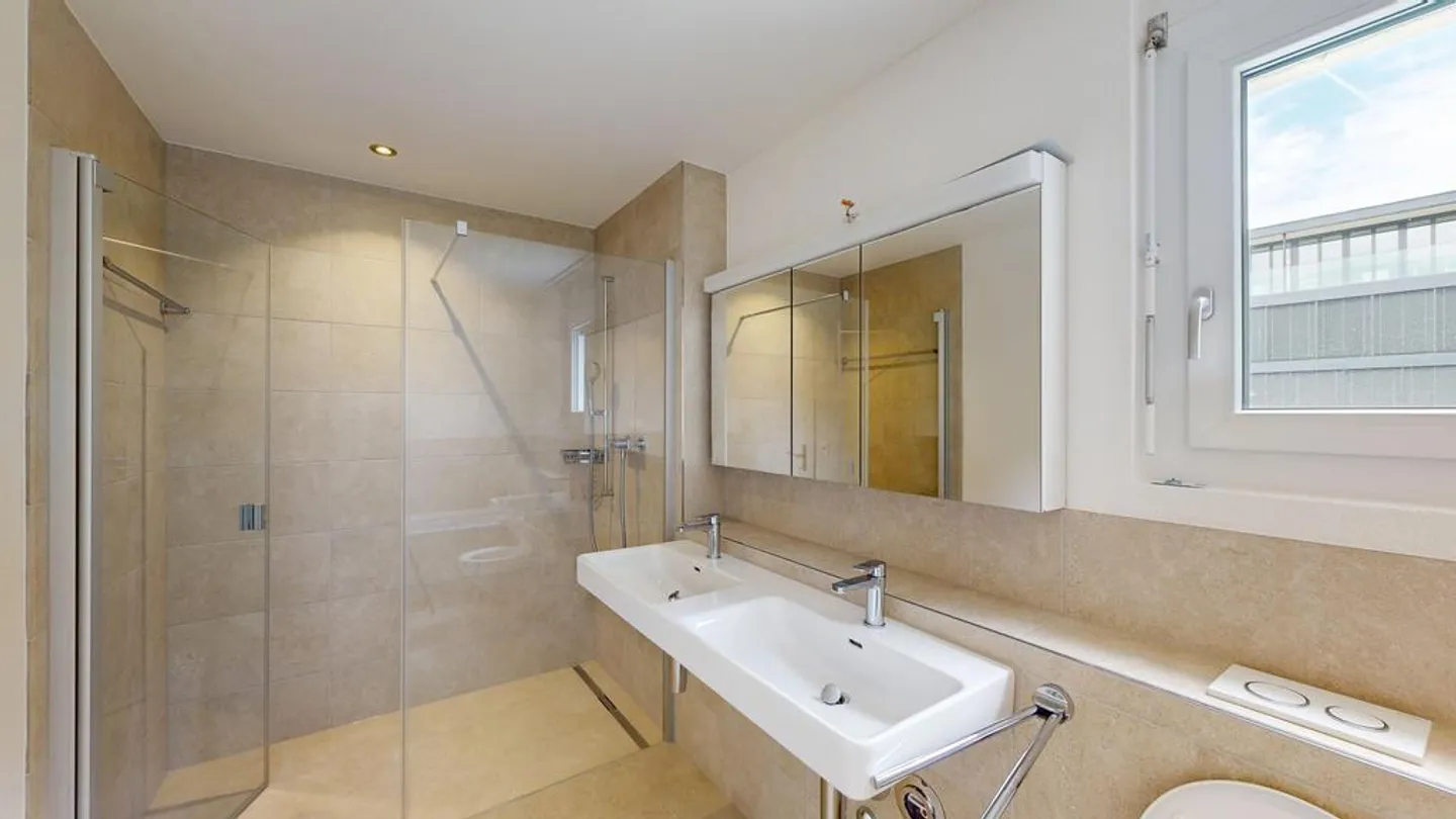 Charmante, lumineuse appartement en attique avec grande terrasse - Photo 8 sur 12