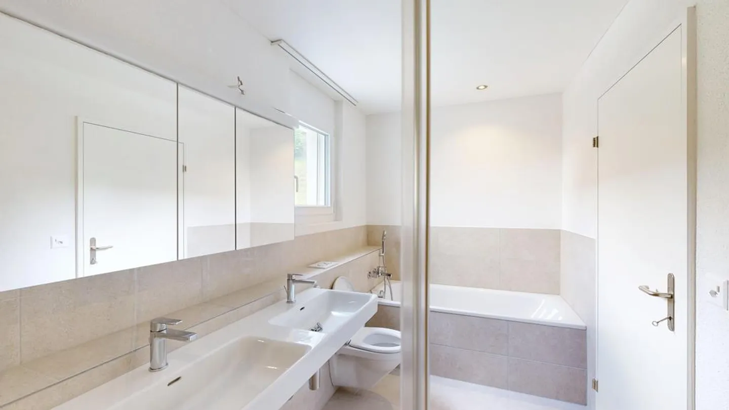 Charmante, lumineuse appartement en attique avec grande terrasse - Photo 9 sur 12