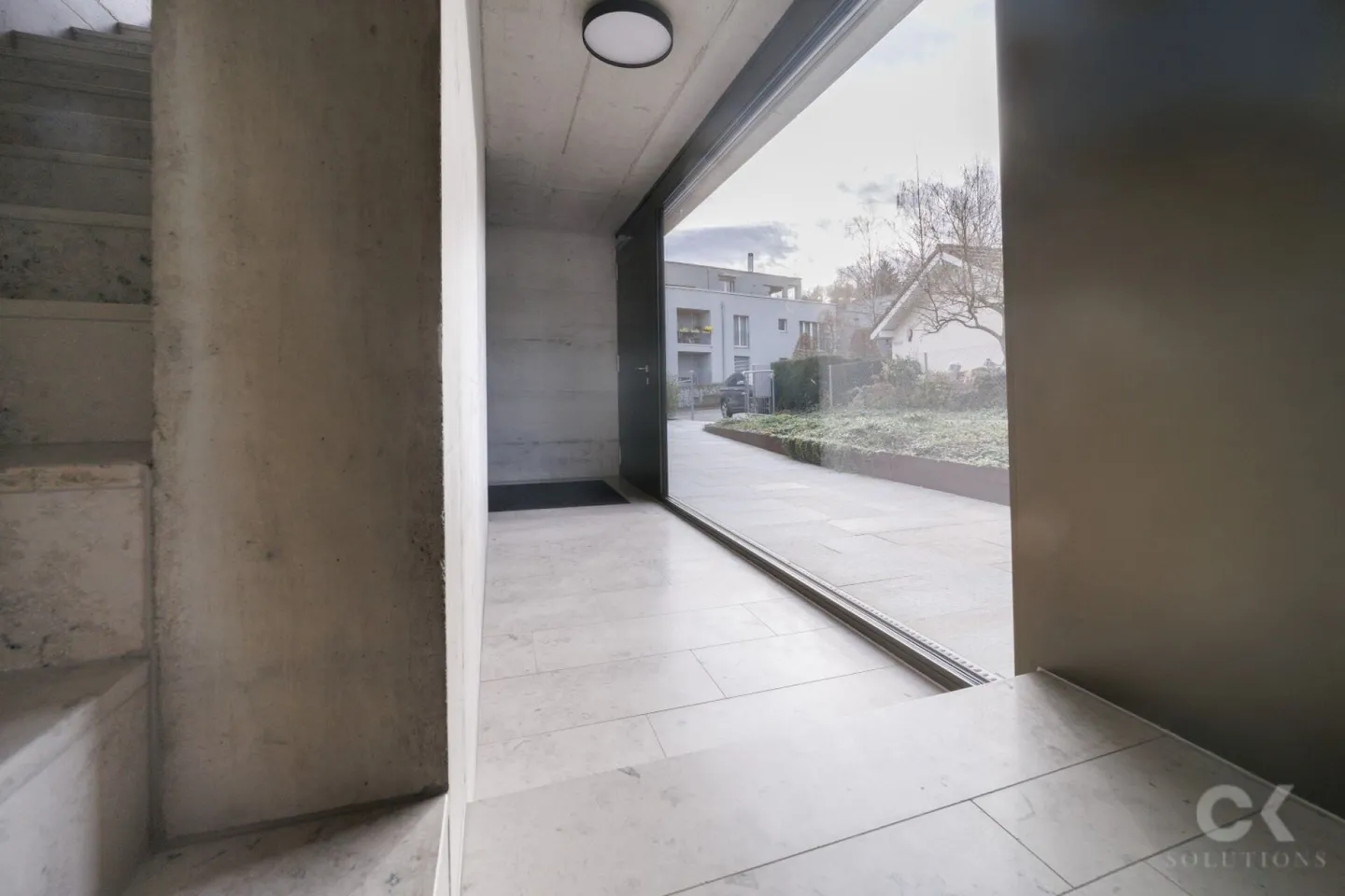 Modern, luxuriös, perfekt gelegen - Top-Wohnung mit Stil - Foto 3 von 12