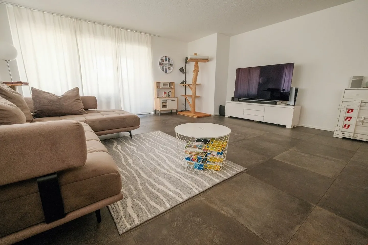 Moderno appartamento duplex di 4,5 stanze in affitto a Bösingen - Foto 3 di 13