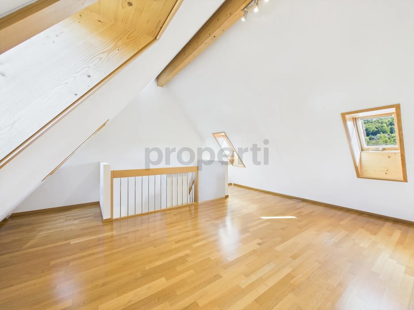 Moderne 4.5-Zimmer Maisonette mit Terrasse im Herzen von Birmensdorf ZH - Foto 7 von 12