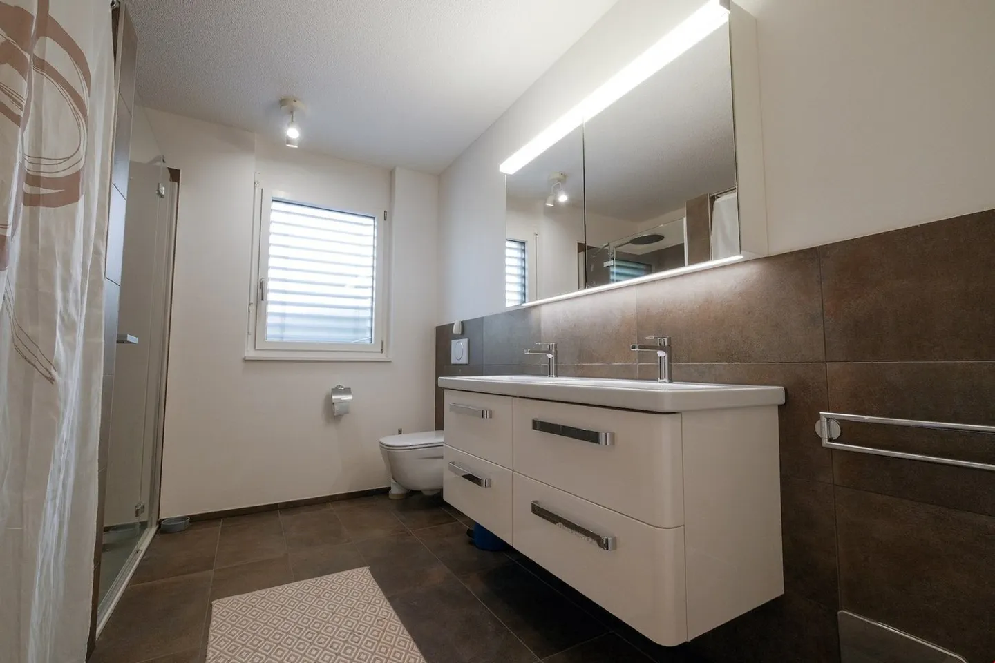 Moderno appartamento duplex di 4,5 stanze in affitto a Bösingen - Foto 6 di 13