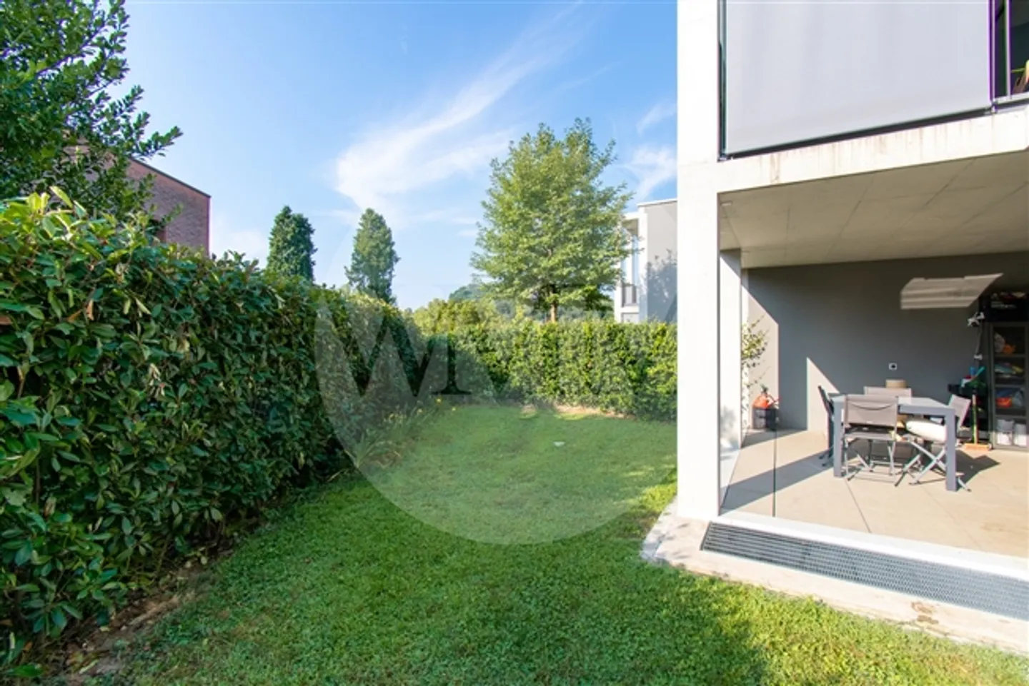 APPARTAMENTO MODERNO CON GRANDE GIARDINO - Foto 1 di 15