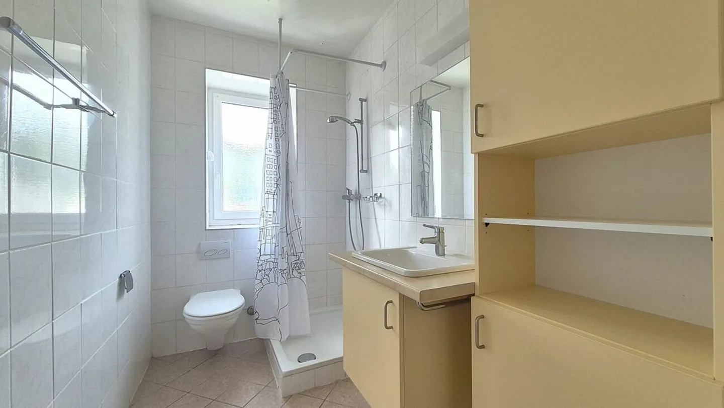 Bel appartement très lumineux de 3.5 pièces au Locle - Photo 2 sur 8