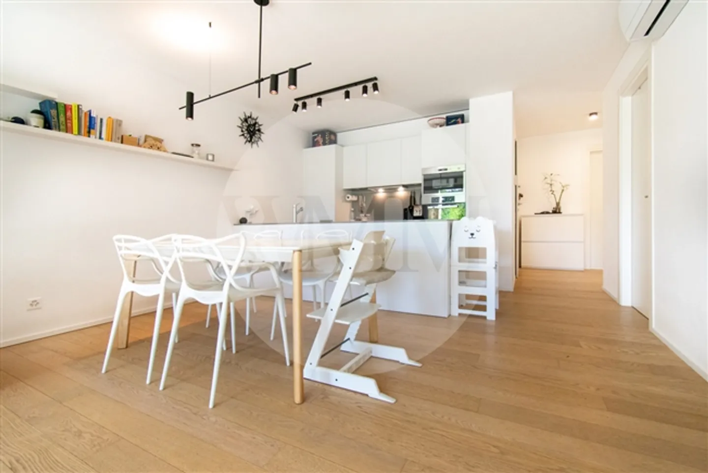 APPARTAMENTO MODERNO CON GRANDE GIARDINO - Foto 8 di 15