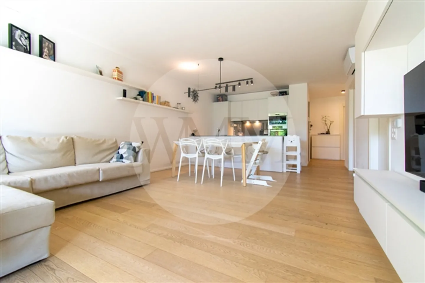 APPARTAMENTO MODERNO CON GRANDE GIARDINO - Foto 9 di 15