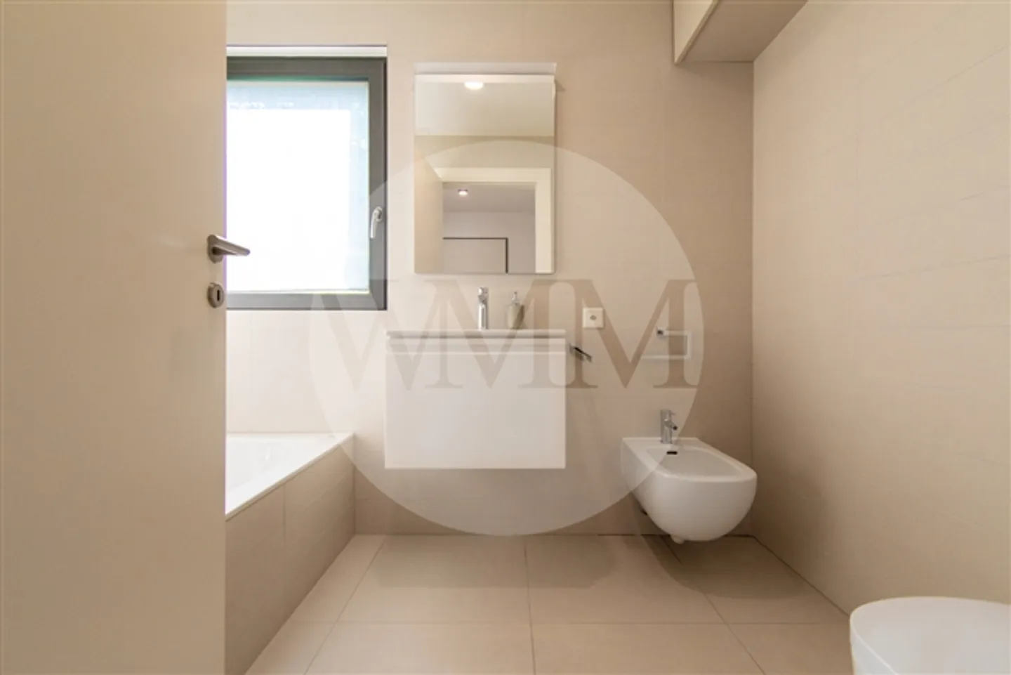 APPARTAMENTO MODERNO CON GRANDE GIARDINO - Foto 14 di 15